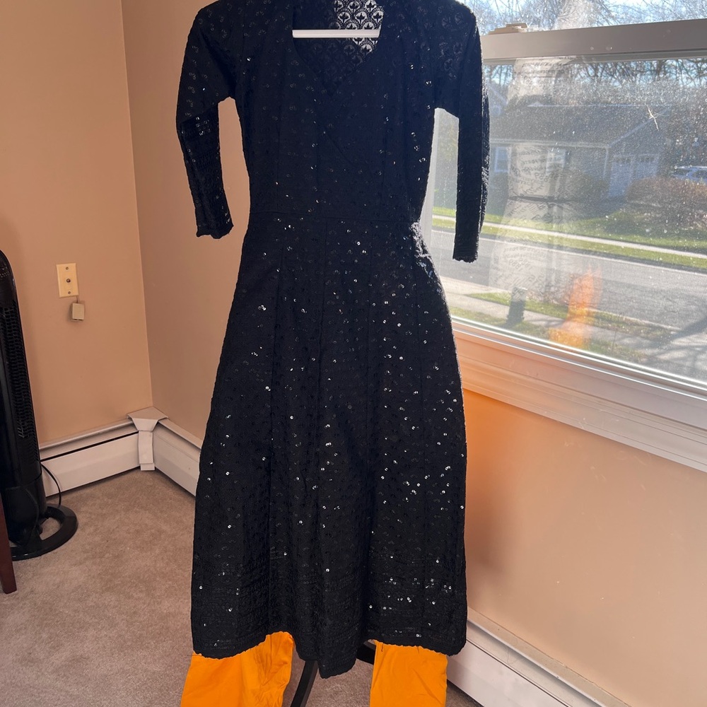 Chic Black Sequin Long Sleeve Dress